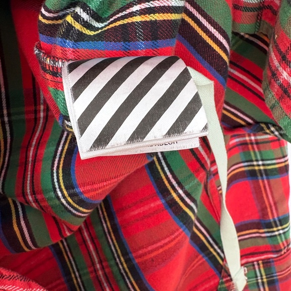 Off white spray paint flannel shirt in red - Picture 8 of 10